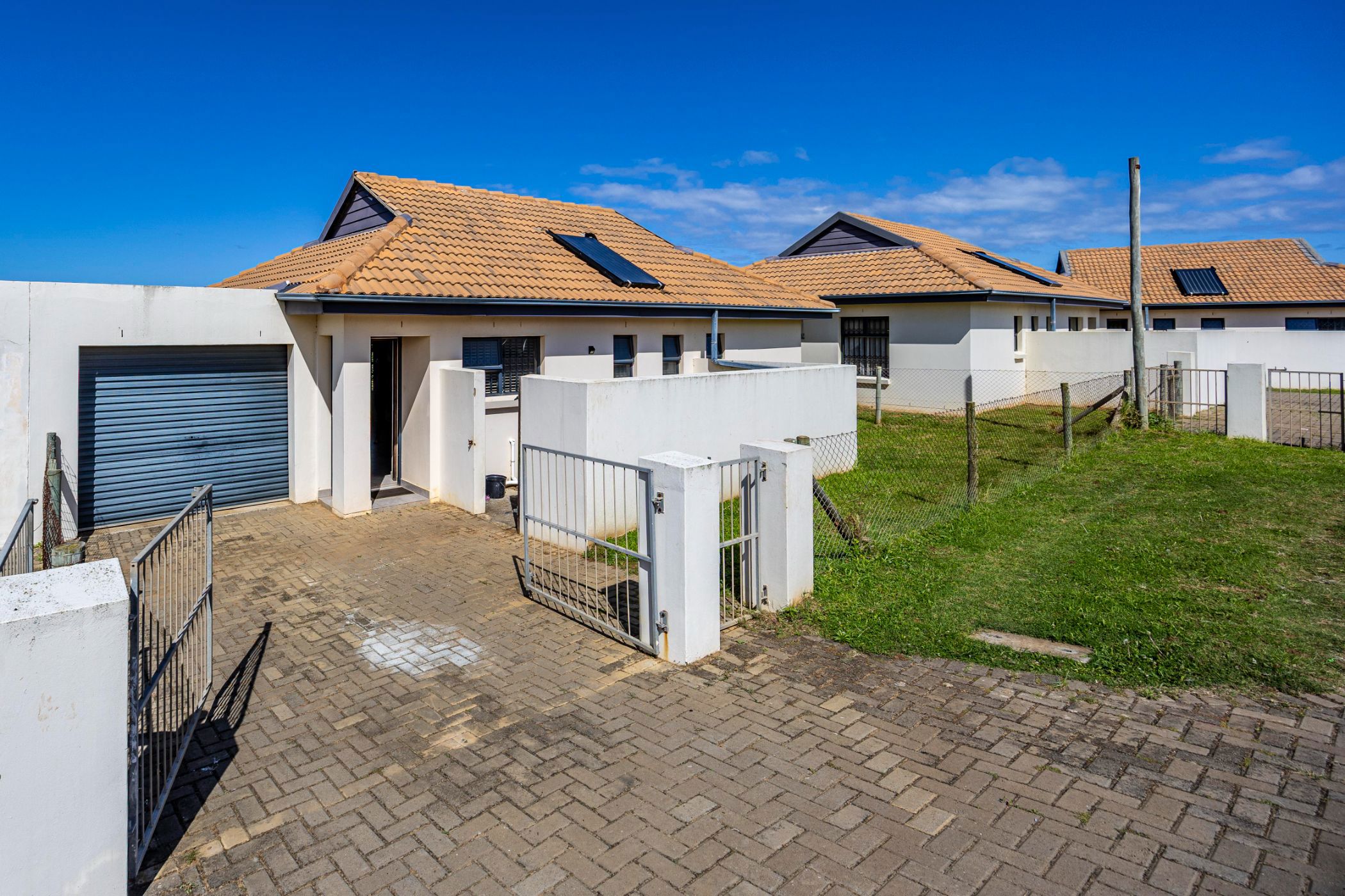 Apartment for sale in Kidds Beach - 1EZ1697864