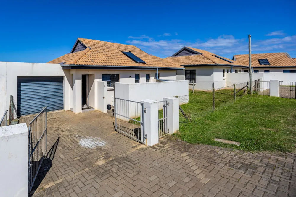 House for sale in Kidds Beach - 1EZ1697864