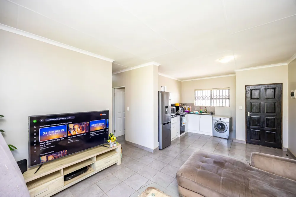 House for sale in Kidds Beach - 1EZ1697864