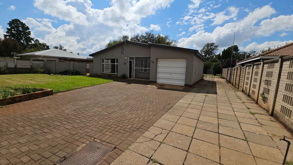 House for sale in Rothdene - 1VT1698063