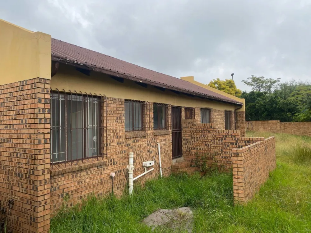 Security complex home for sale in Die Heuwel - 1WD1698062 Security complex home for sale in Die Heuwel - 1WD1698062