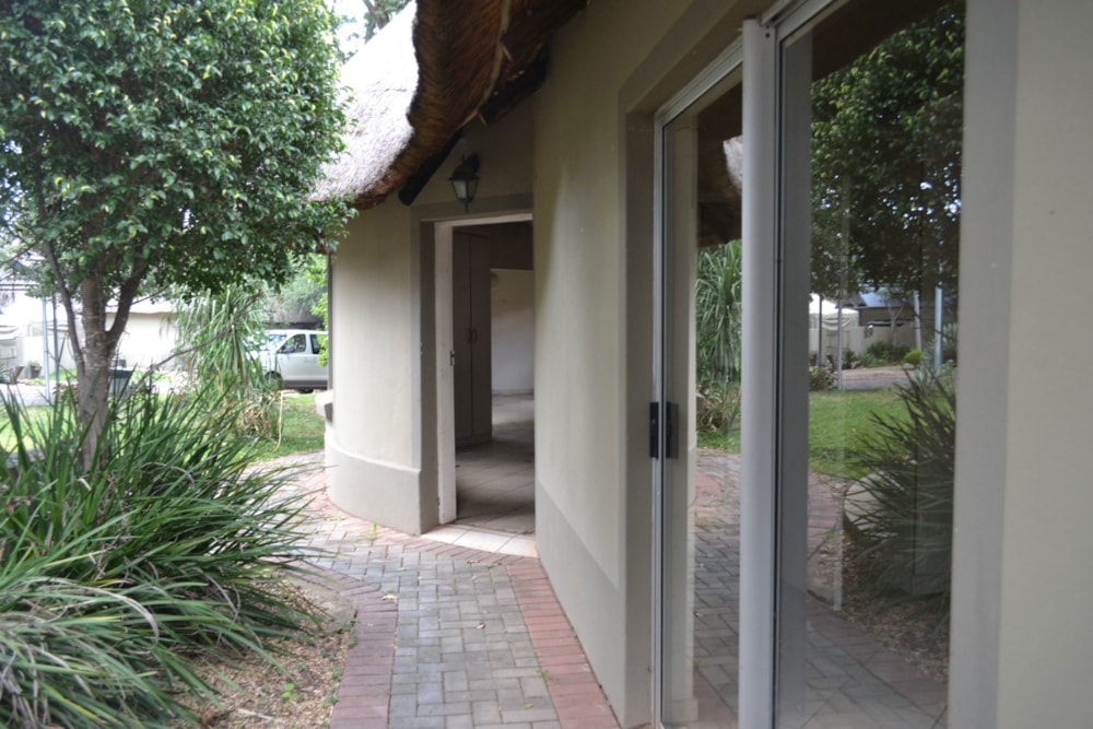 Garden retirement home for sale in Mookgopong (Naboomspruit) - 1MDM1698882