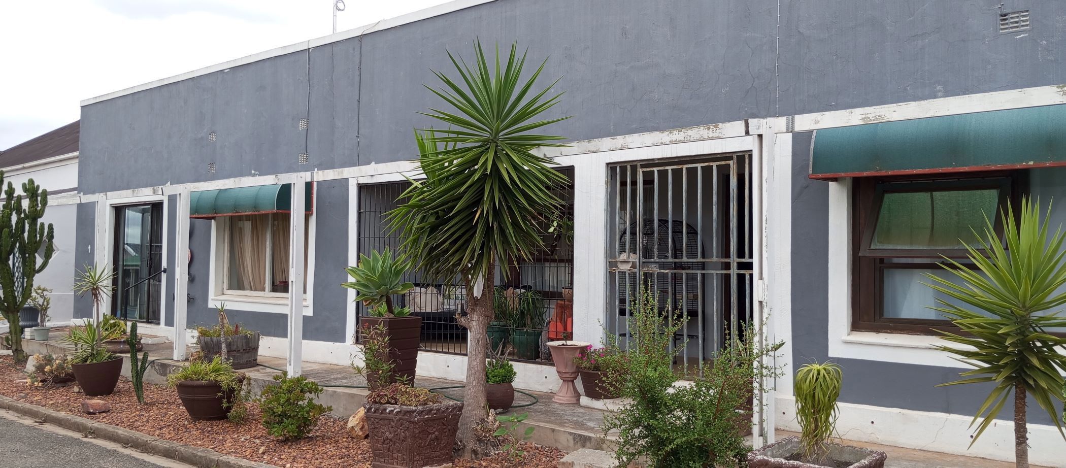 Bachelor apartment for sale in Albertinia - 1SR1698822