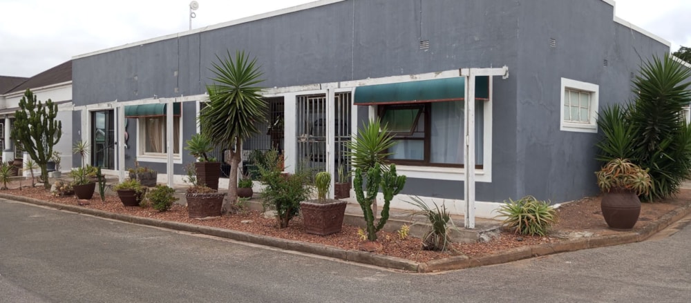 Bachelor apartment for sale in Albertinia - 1SR1698822