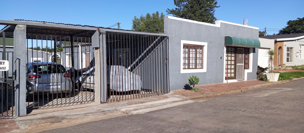 Bachelor apartment for sale in Albertinia - 1SR1698822