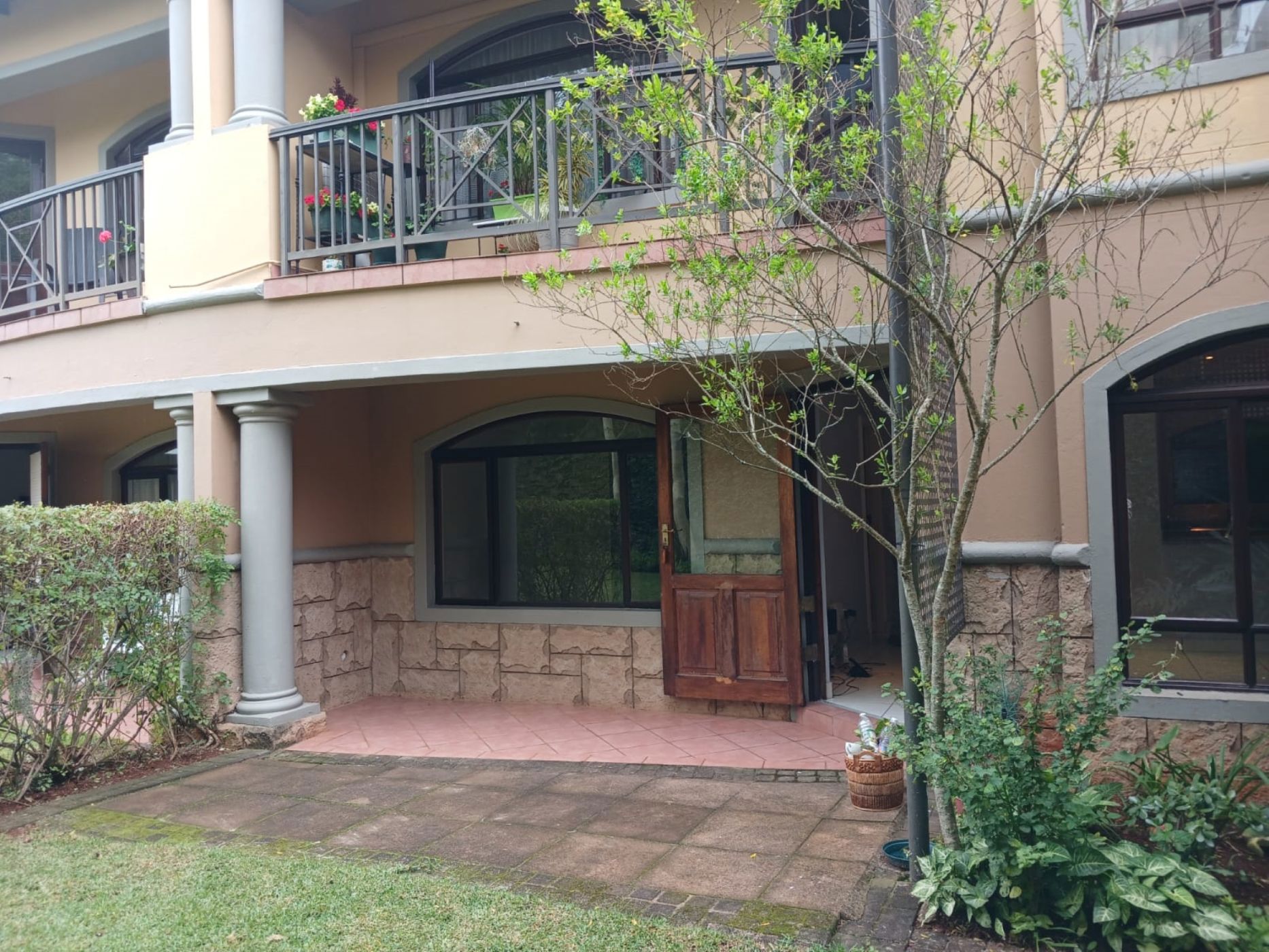 Apartment let in Waterfall, Upper Highway - 1KF1698484