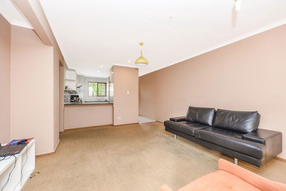 Apartment for sale in Sunninghill Gardens - FW1712404 Apartment for sale in Sunninghill Gardens - FW1712404