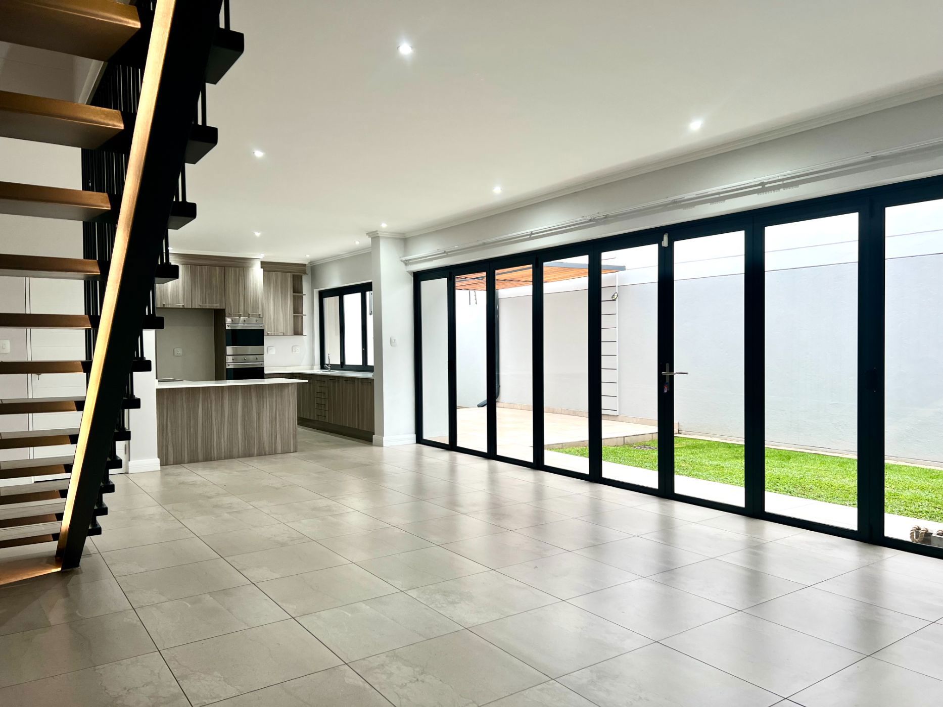 Cluster let in Sandown, Sandton - JBL1698376