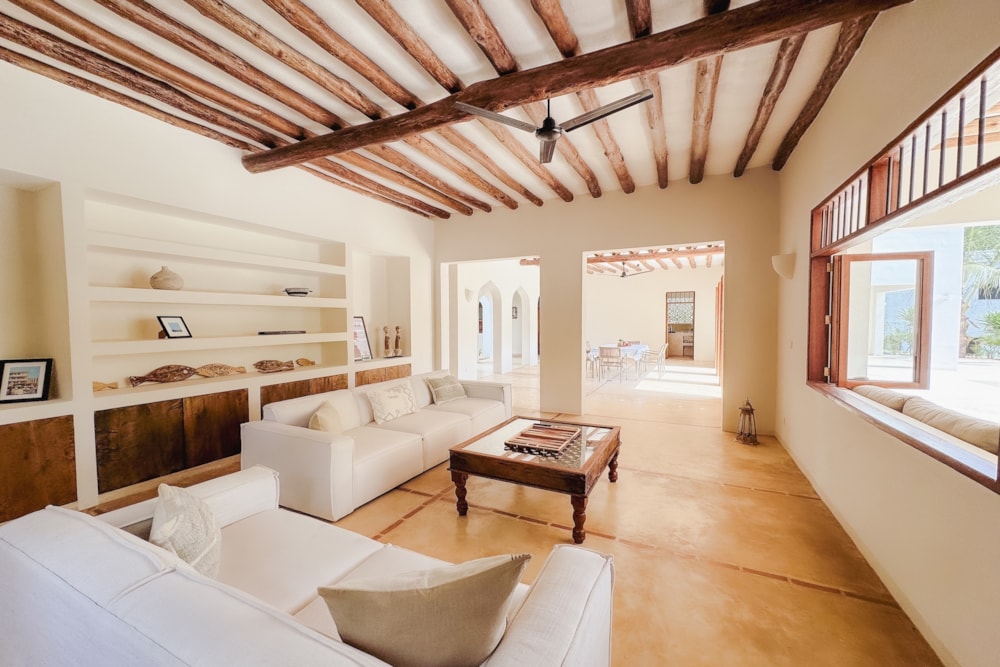 Beachfront villa to rent in Galu, Kenya - 3KE1698782 Beachfront villa to rent in Galu, Kenya - 3KE1698782