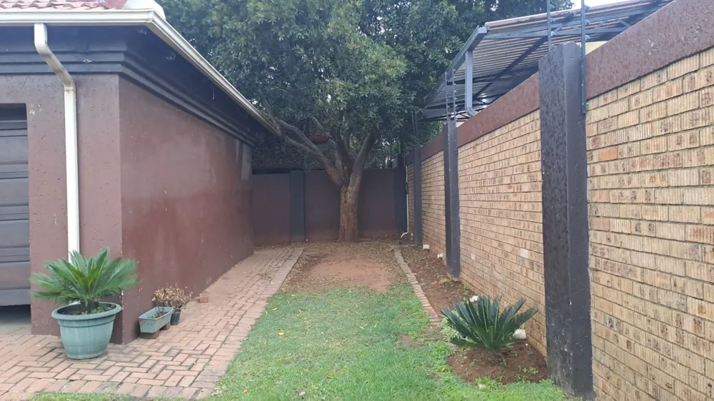 Double-storey house for sale in Aerorand - 1MD1698488