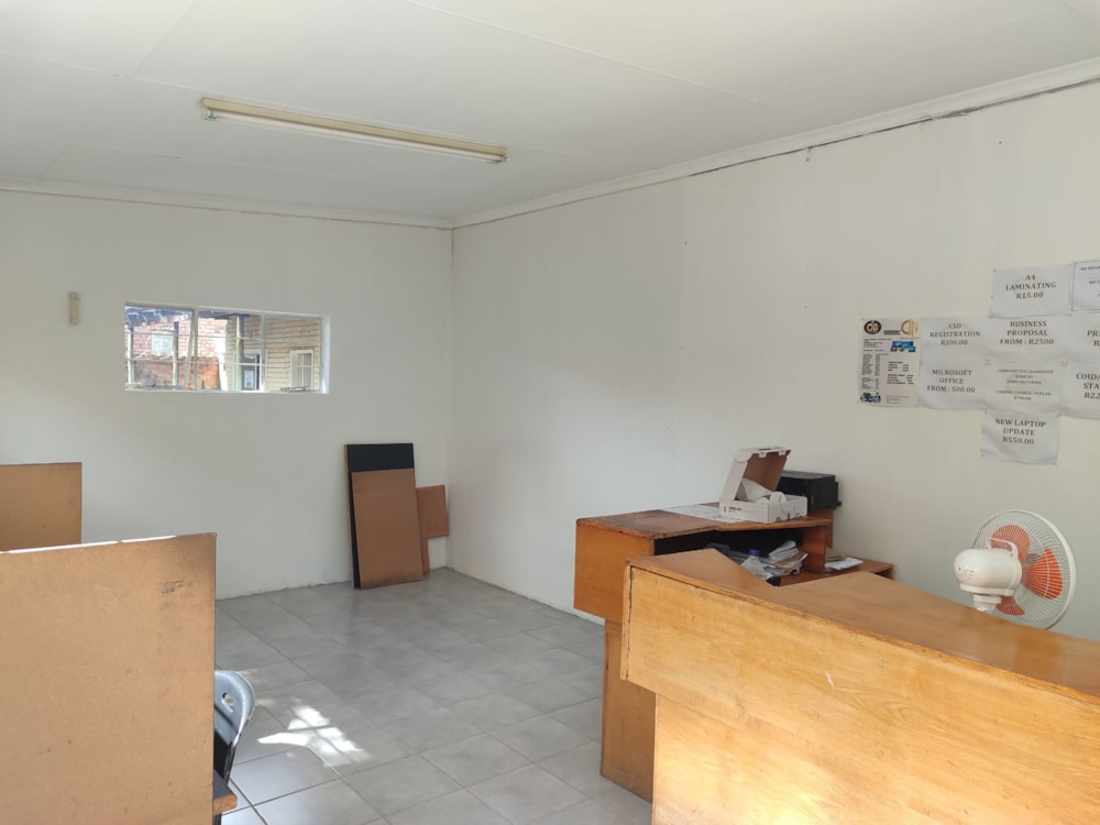 Commercial Building for sale in Hartswater, Northern Cape - 1RN1698672 Commercial Building for sale in Hartswater, Northern Cape - 1RN1698672