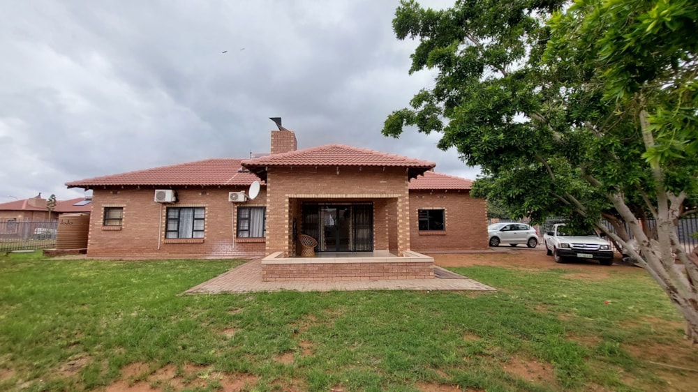 House for sale in Kathu Centre - 1RN1699928