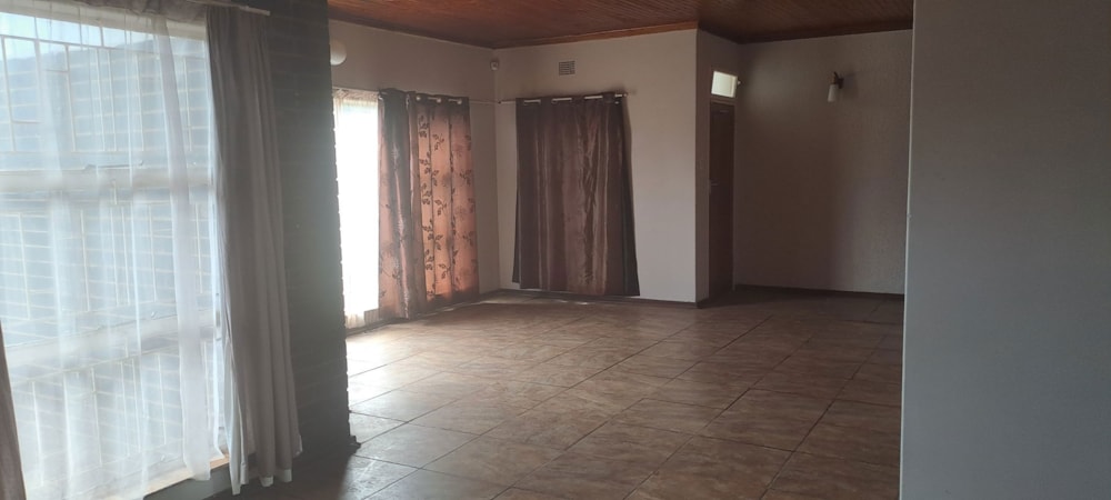 House for sale in Middelburg South (Mpumalanga South)  - 1MD1699208