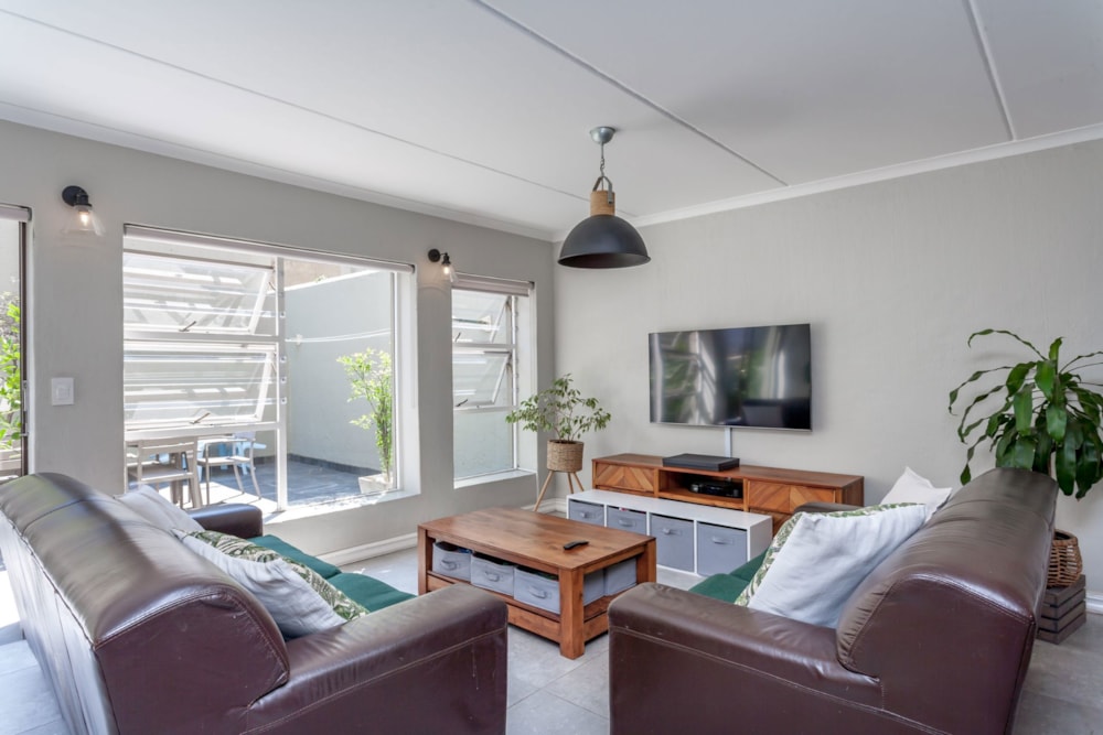 Double-storey cluster let in Craighall - JBL1700104 Double-storey cluster let in Craighall - JBL1700104