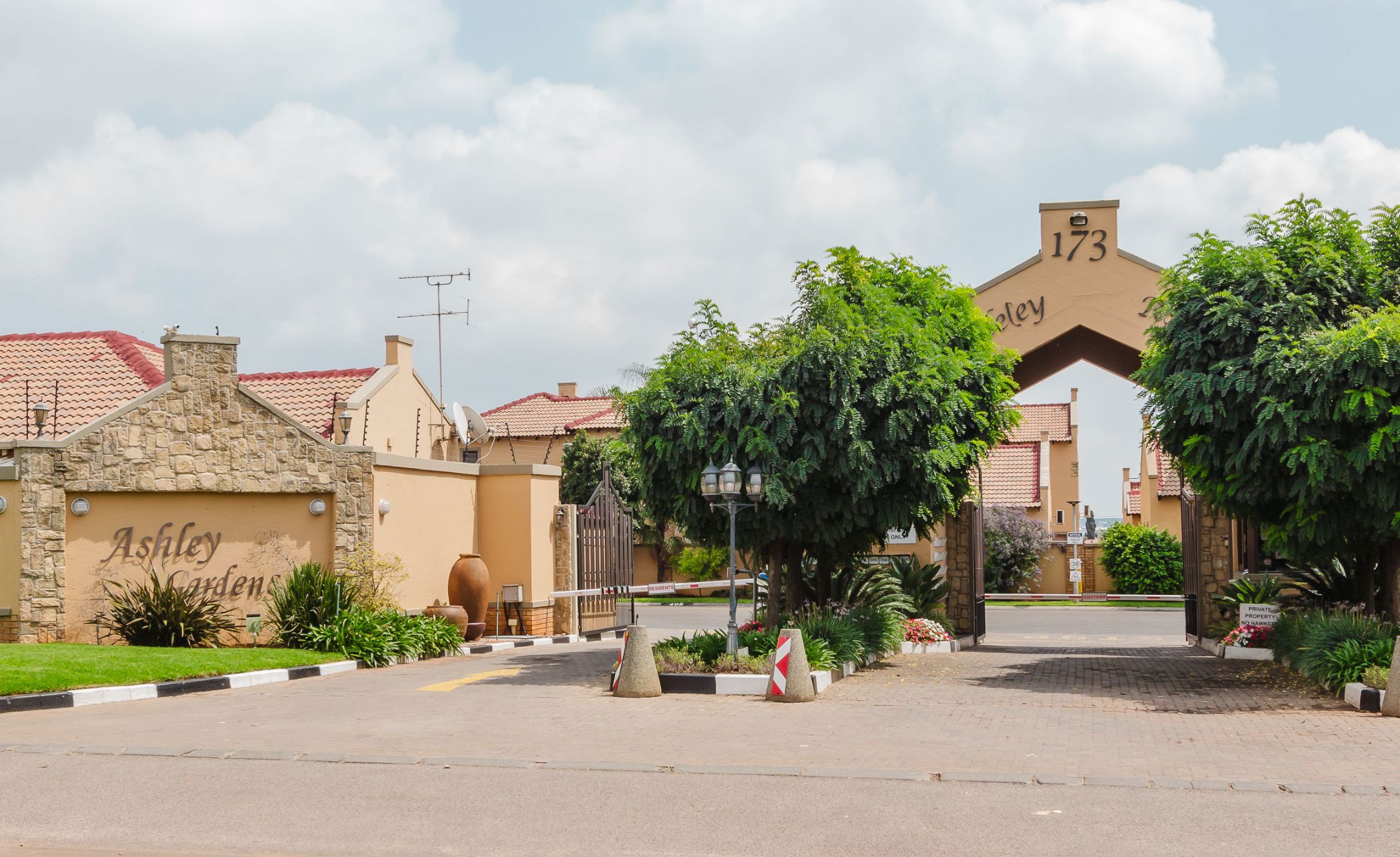 House let in Hughes - ENL1699102