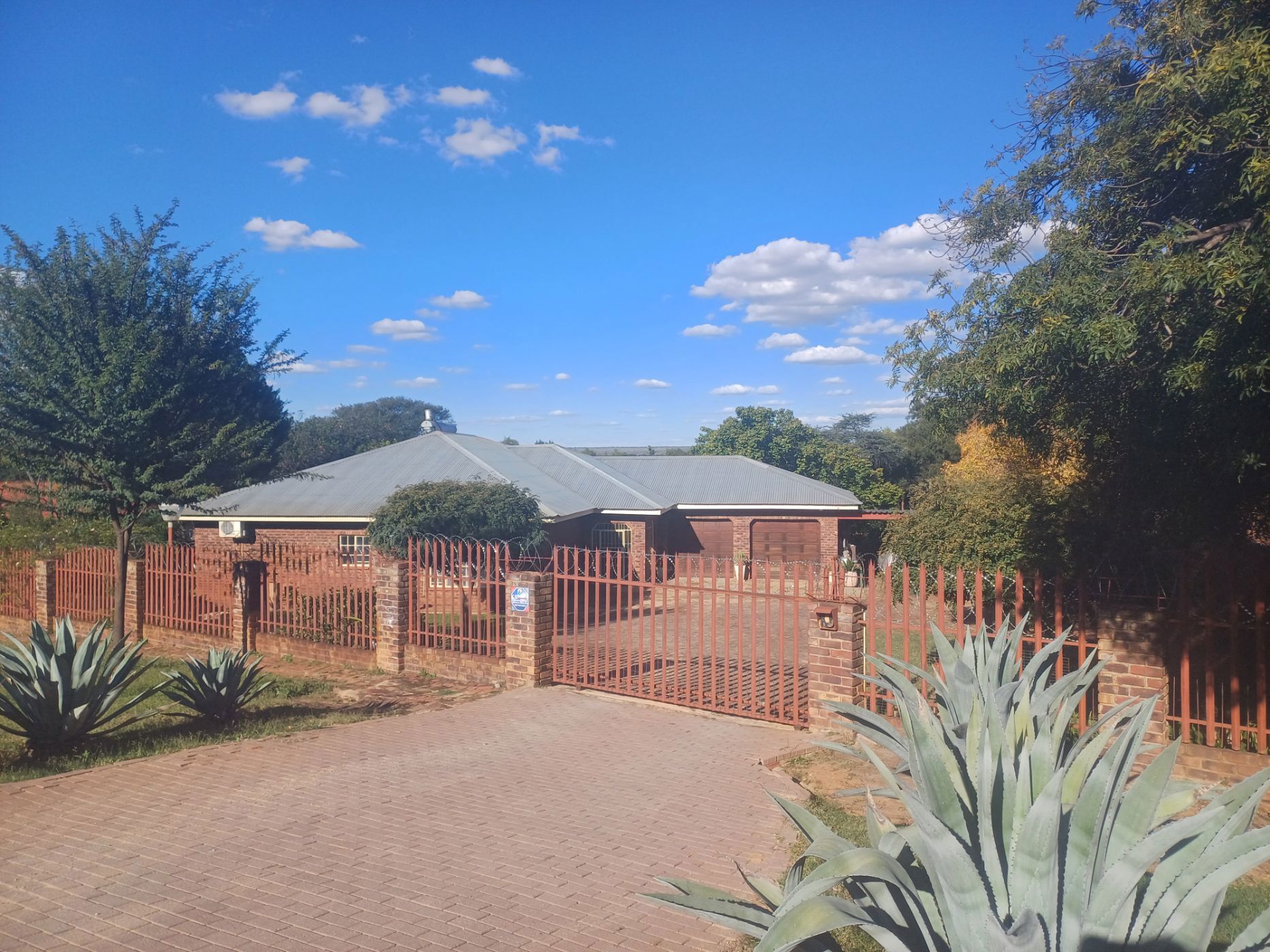 House sold in Schweizer-Reneke - 1KJ1699145