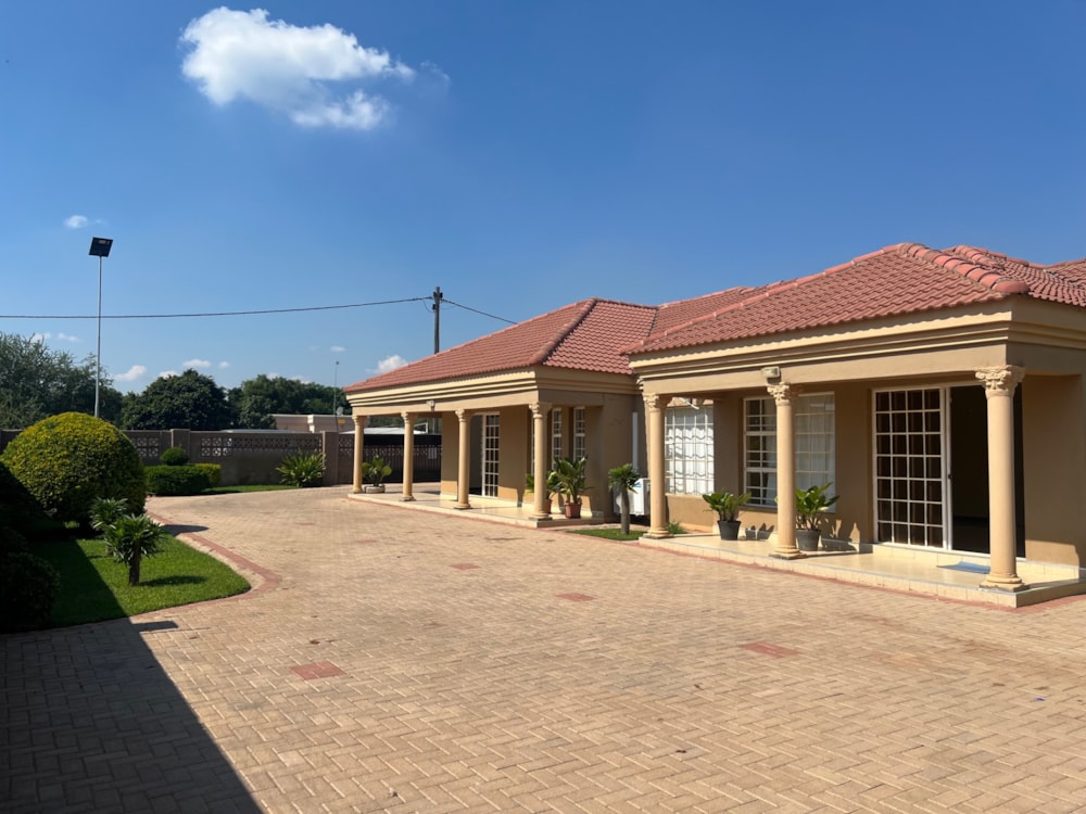 House let in Tlokweng, Botswana - 3BO1699197 House let in Tlokweng, Botswana - 3BO1699197