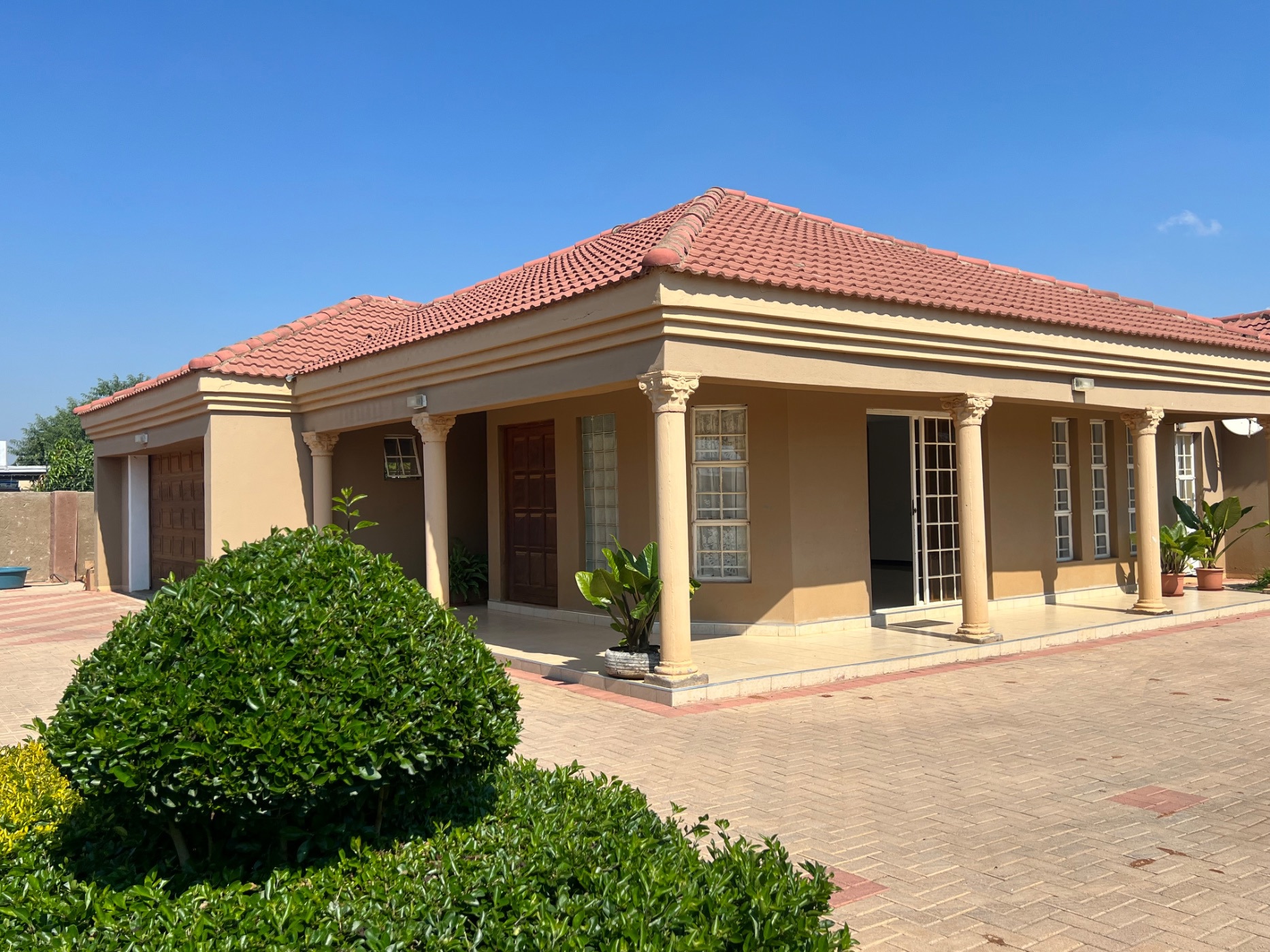 House let in Tlokweng, Botswana - 3BO1699197