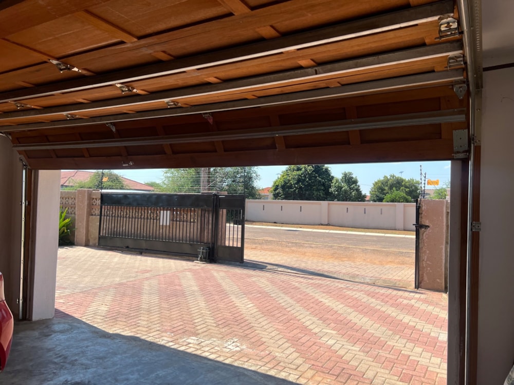 House let in Tlokweng, Botswana - 3BO1699197 House let in Tlokweng, Botswana - 3BO1699197