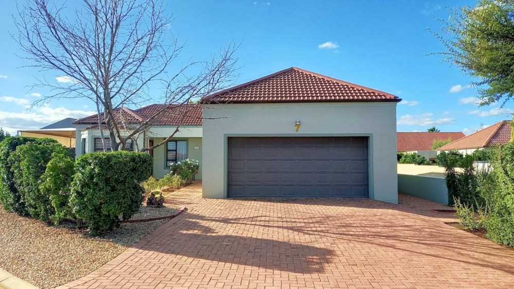 House sold in Wesbank, Oudtshoorn - 1OU1698132 House sold in Wesbank, Oudtshoorn - 1OU1698132