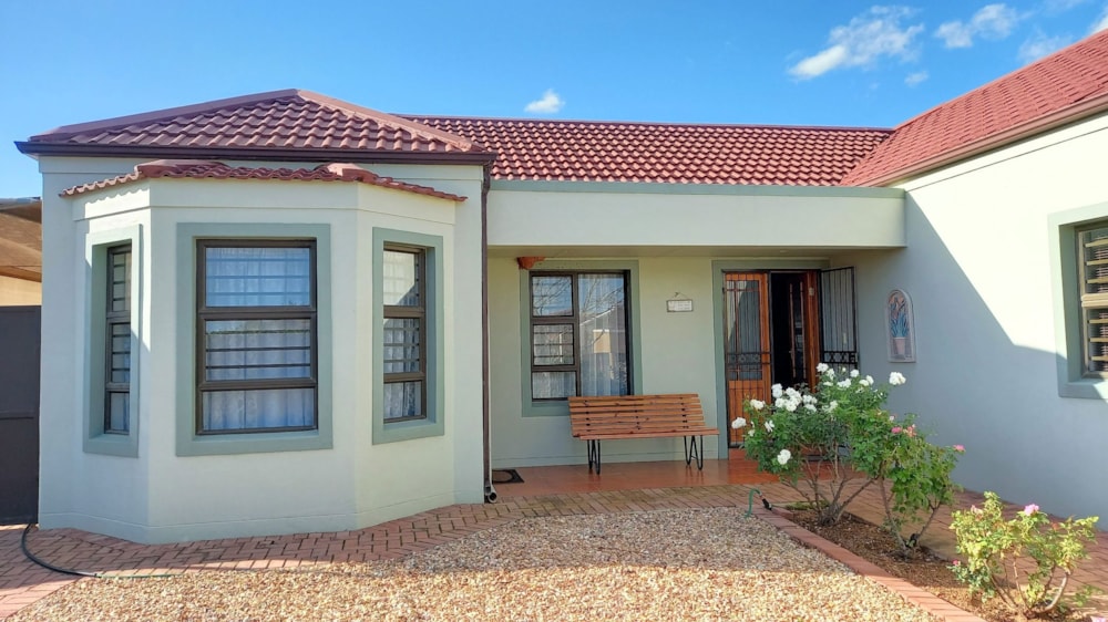 House sold in Wesbank, Oudtshoorn - 1OU1698132 House sold in Wesbank, Oudtshoorn - 1OU1698132