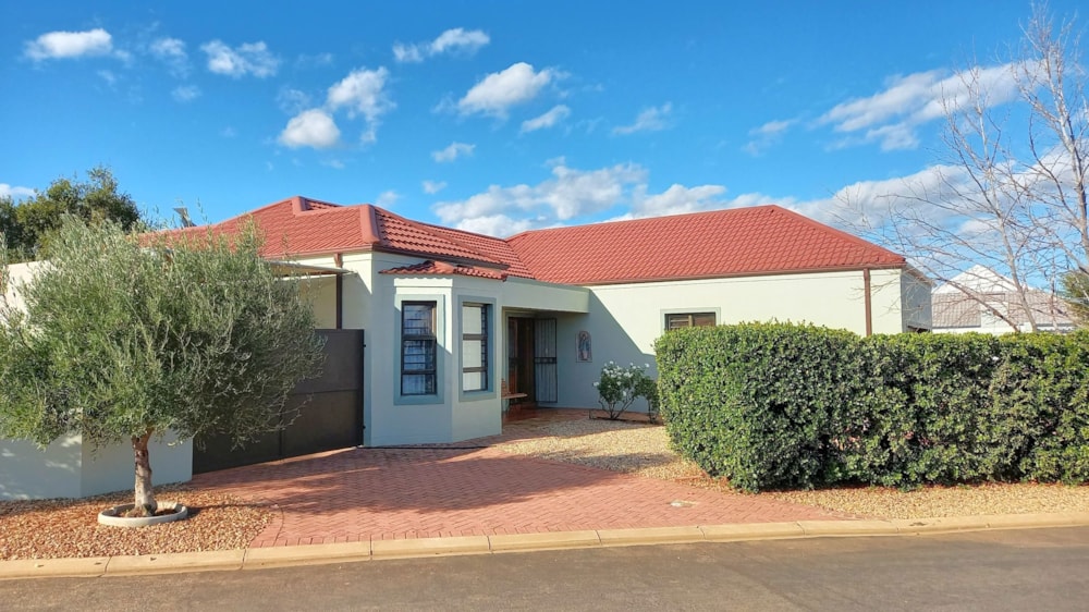 House sold in Wesbank, Oudtshoorn - 1OU1698132 House sold in Wesbank, Oudtshoorn - 1OU1698132