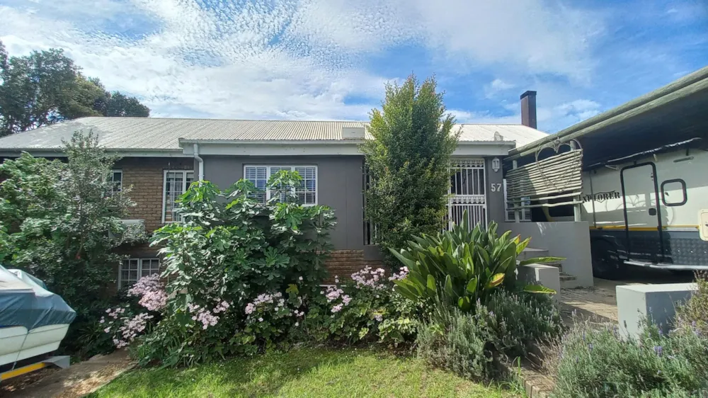 House for sale in Heidelberg, Garden Route - 1SR1697062 House for sale in Heidelberg, Garden Route - 1SR1697062