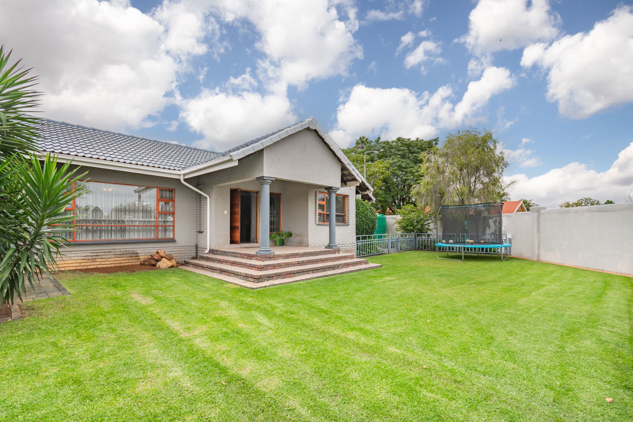 House for sale in Farrarmere - EN1697256