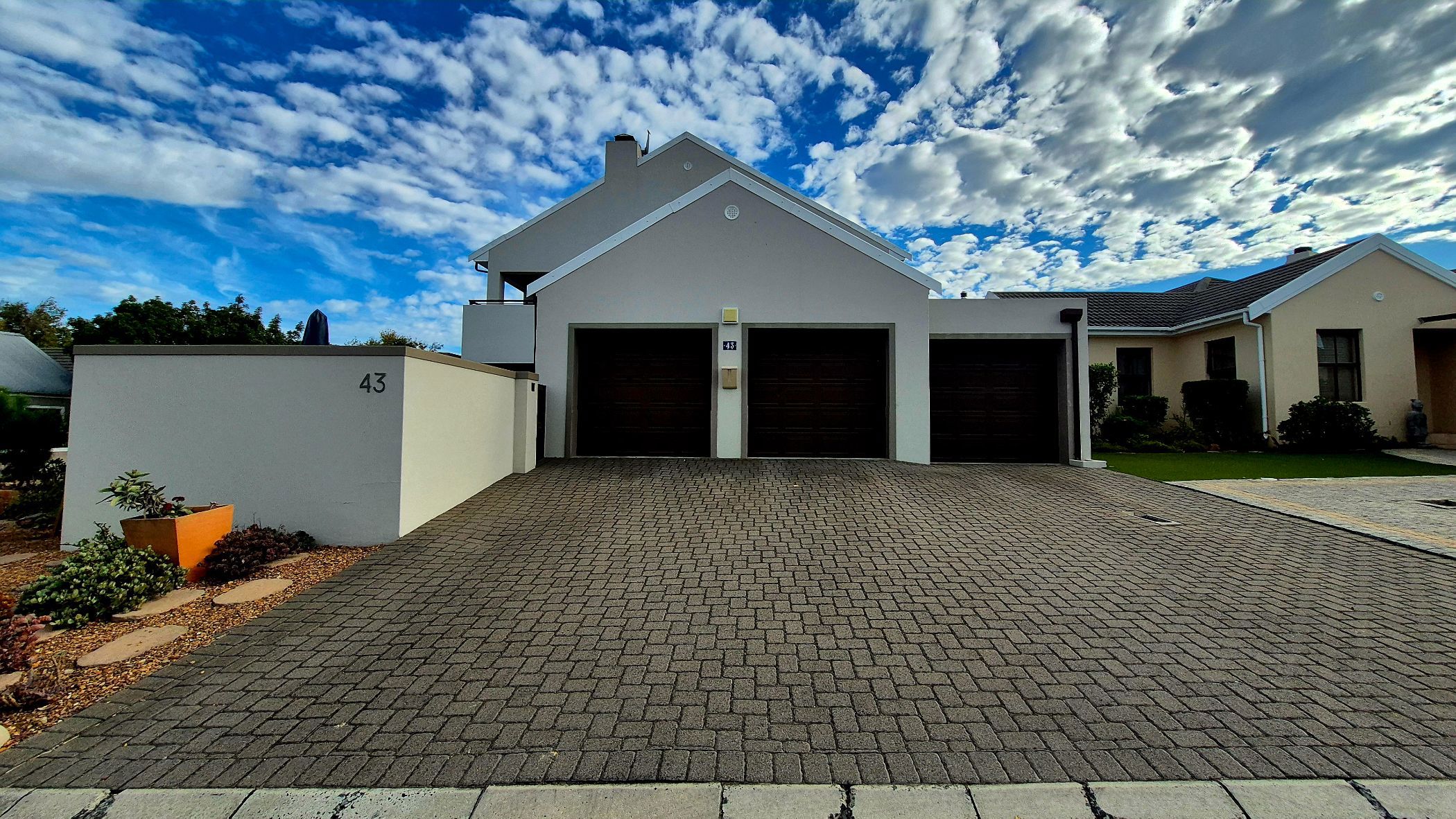 Security estate home let in Zevenzicht - 1KV1697312