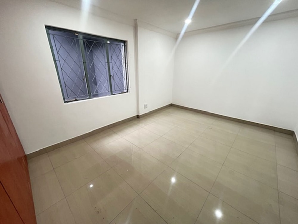 House for sale in Brackenham - 1RY1695825