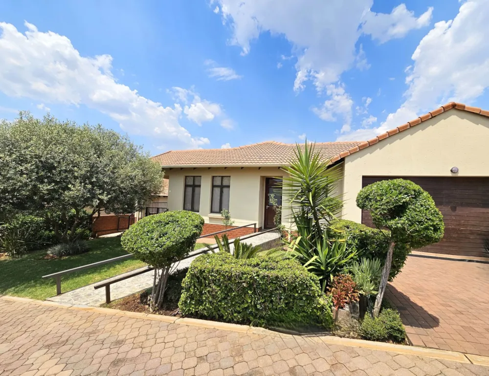 Single-storey retirement home let in Xanadu - 1HR1752403
