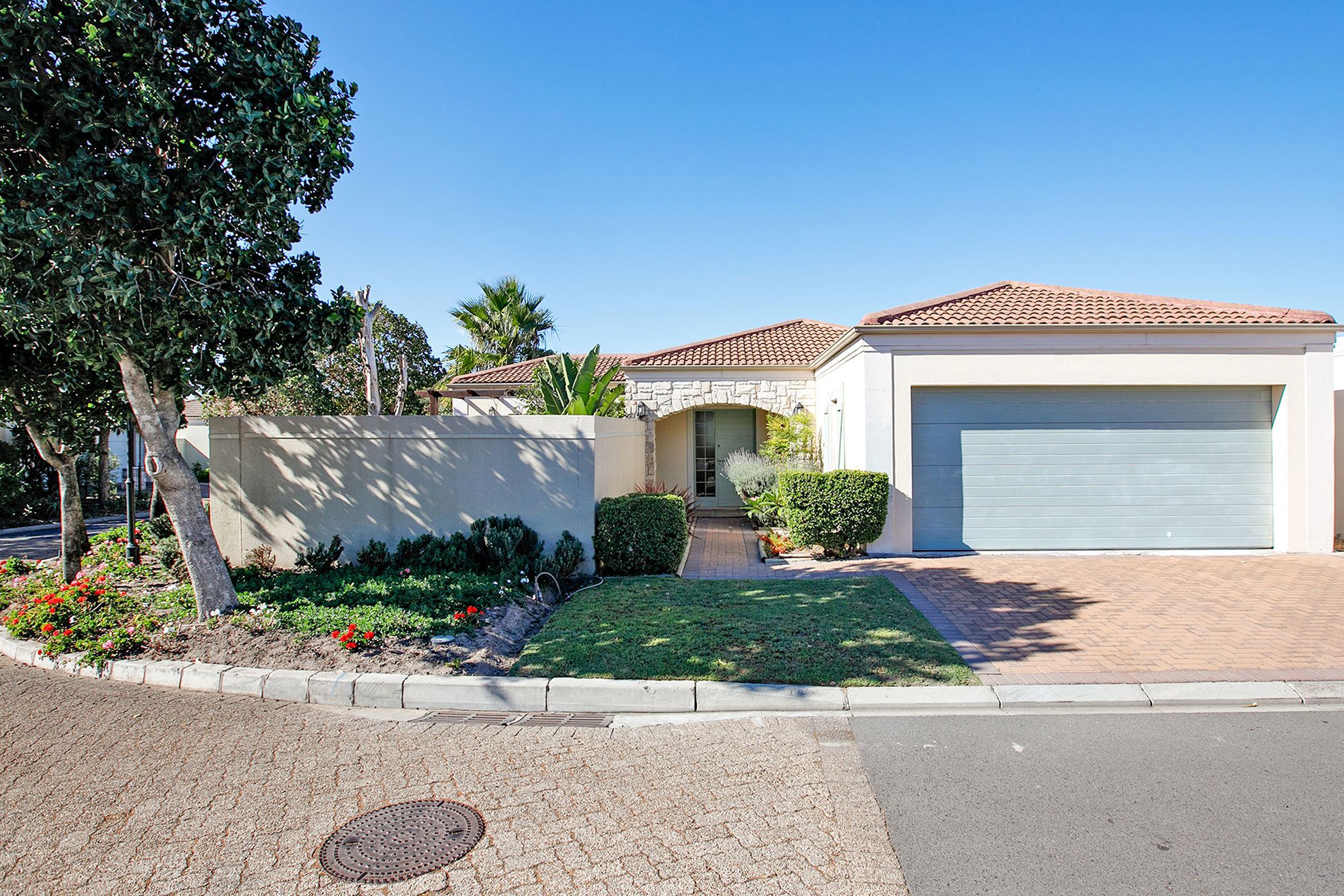 Security estate home sold in Century City - 1TV1697875