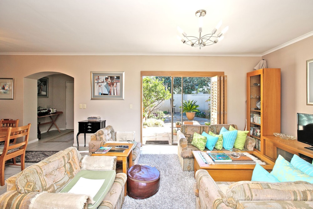 Security estate home sold in Century City - 1TV1697875