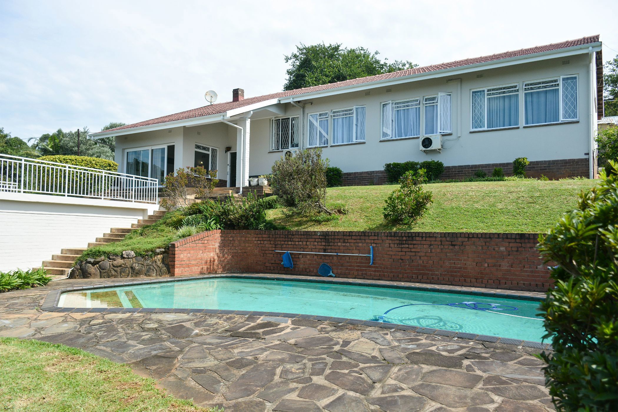 Single-storey house sold in Wembley - 1PM1696463