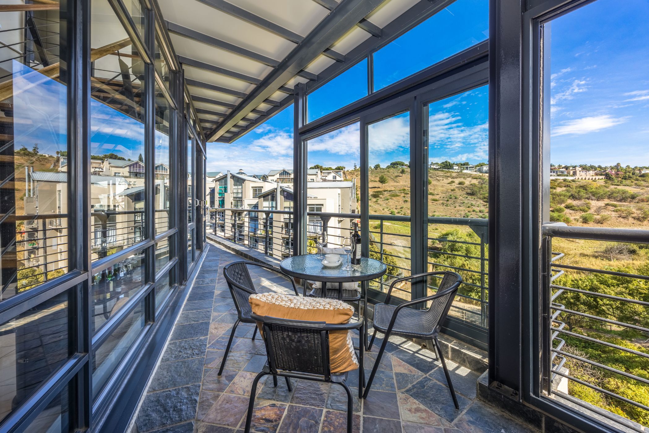 Penthouse apartment for sale in Tygervalley Waterfront - DBV1696785