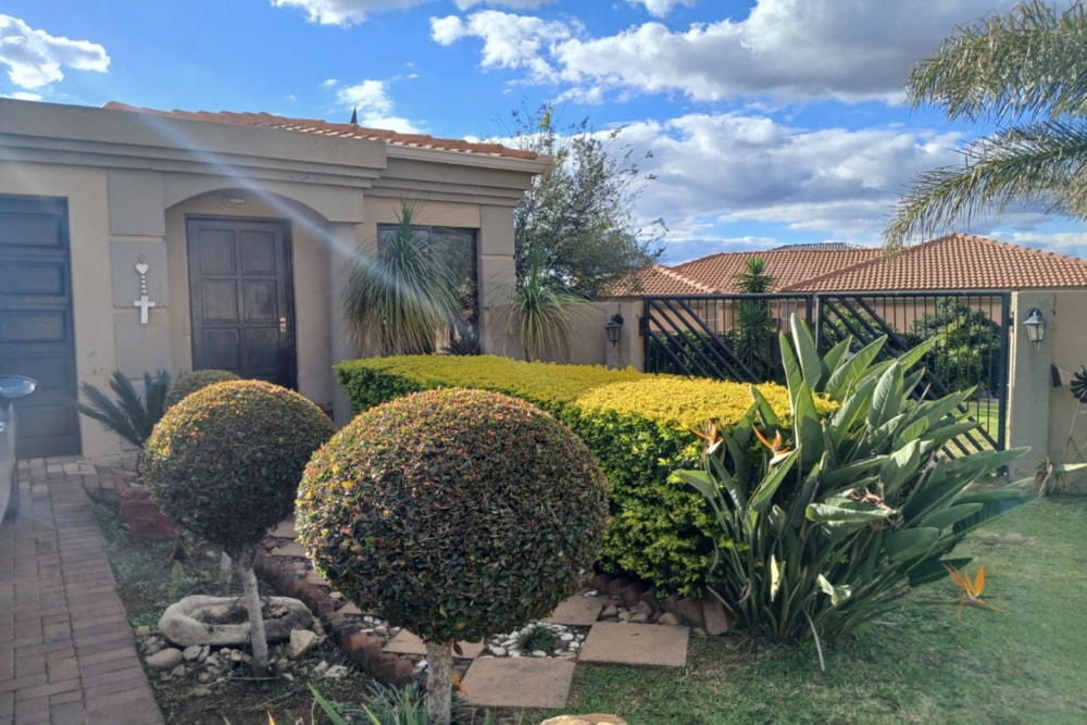 Security complex home sold in Reyno Ridge - 1WD1699083