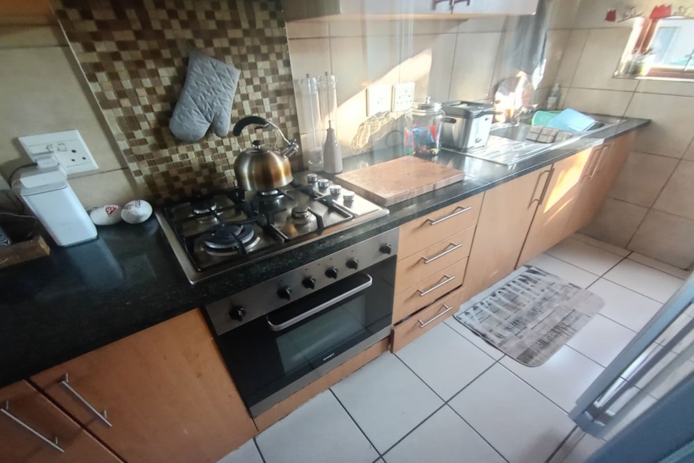 Security complex home sold in Reyno Ridge - 1WD1699083