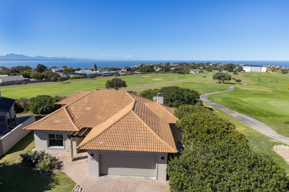 House let in Mossel Bay Golf Estate - 1MB1702425 House let in Mossel Bay Golf Estate - 1MB1702425