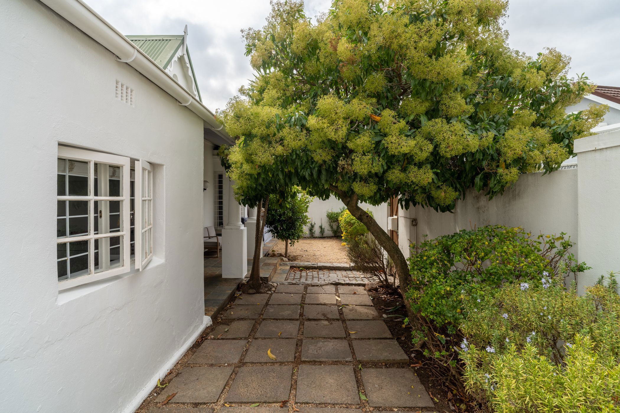 House sold in Claremont, Cape Town - KW1697307