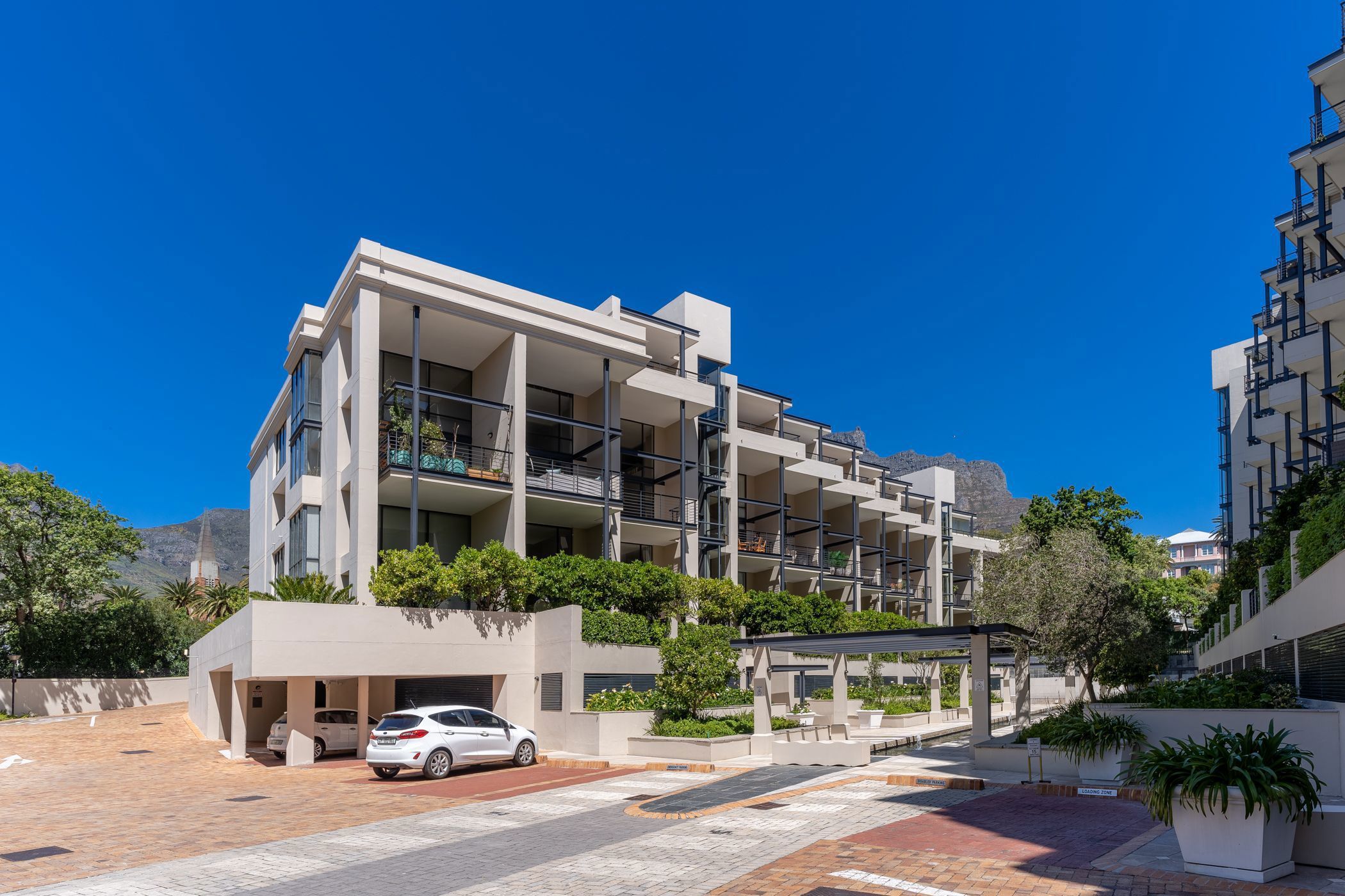 Double-storey apartment let in Gardens - CBL1695788