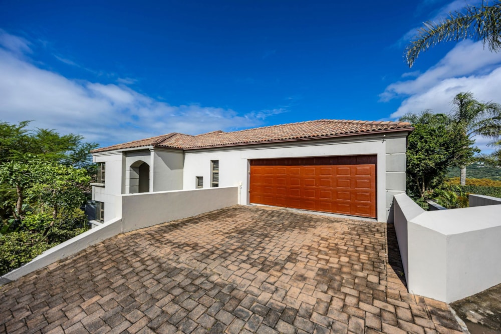 Double-storey house for sale in Beacon Bay - 1EZ1697286 Double-storey house for sale in Beacon Bay - 1EZ1697286