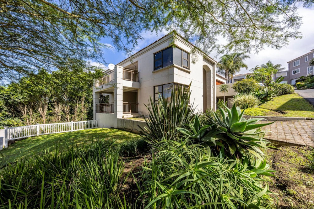 Double-storey house for sale in Beacon Bay - 1EZ1697286 Double-storey house for sale in Beacon Bay - 1EZ1697286