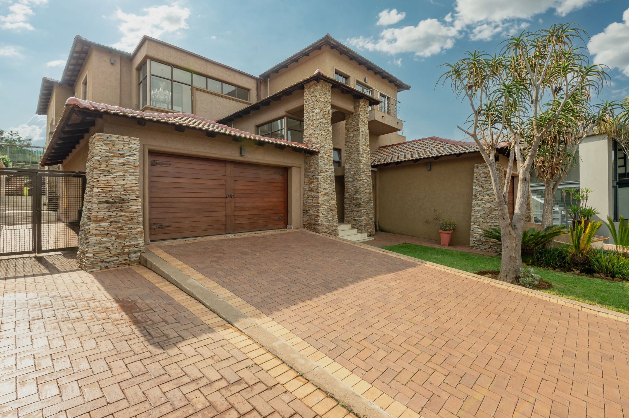 House for sale in Aspen Hills - 1GV1695845