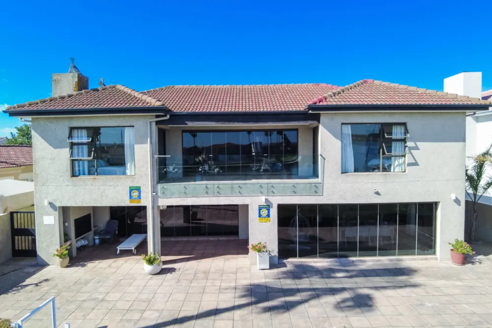 Double-storey house sold in Port Owen - LA1697049 Double-storey house sold in Port Owen - LA1697049