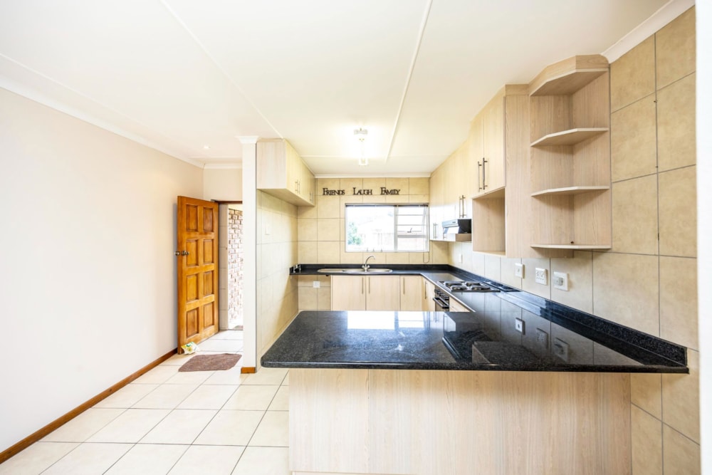 House sold in Abbotsford, East London - 1EZ1697522 House sold in Abbotsford, East London - 1EZ1697522