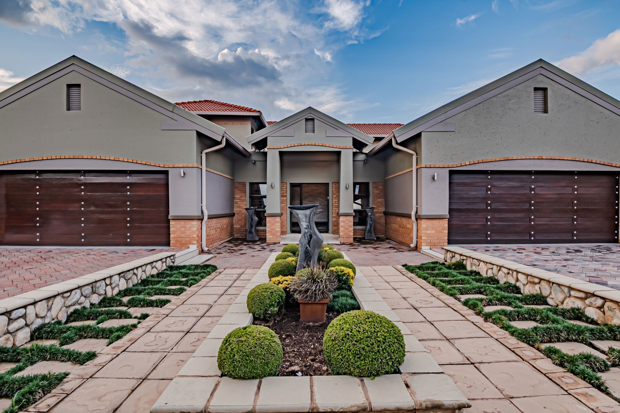 House sold in Rietvlei Heights Country Estate - CN1695310