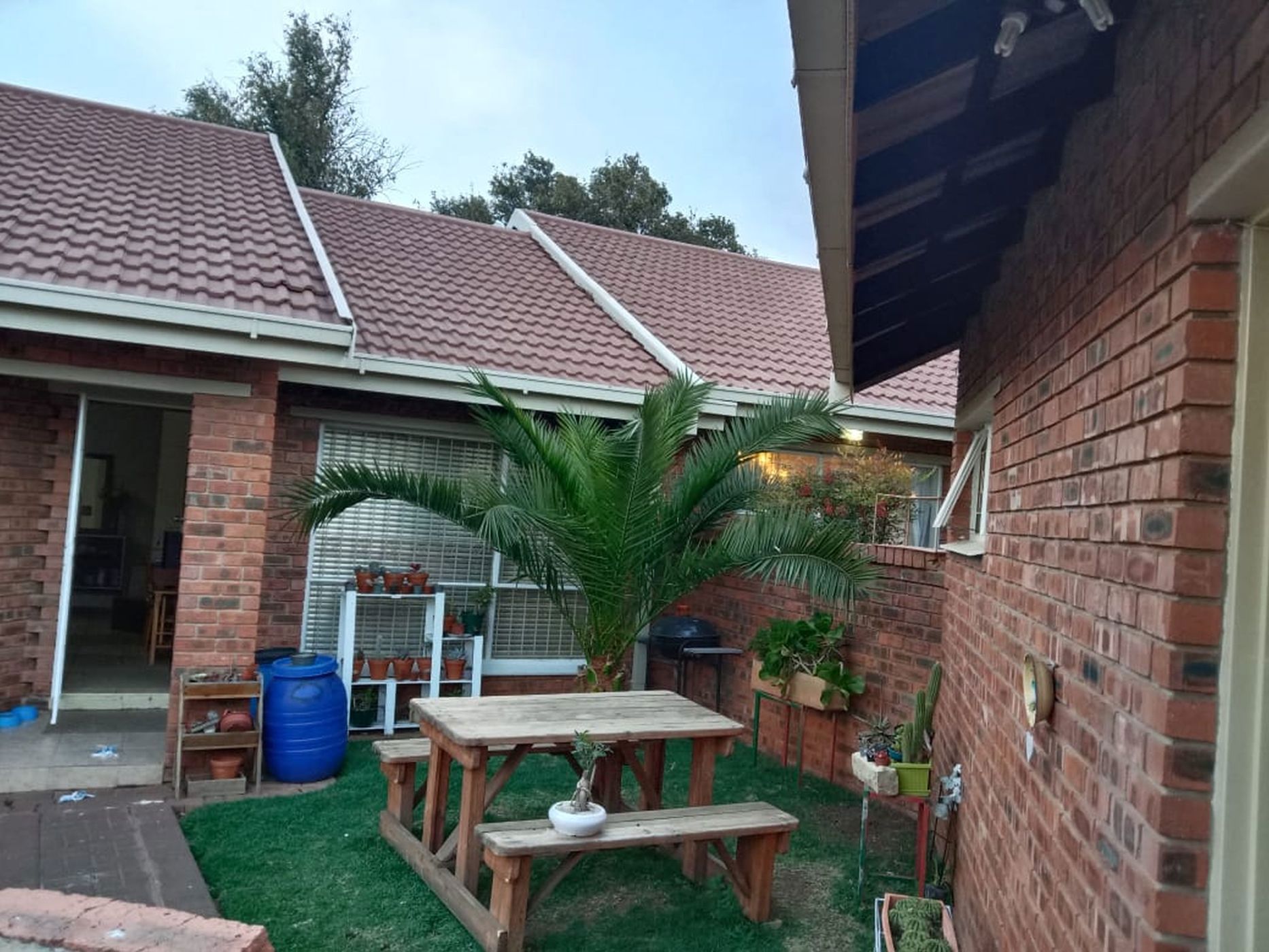 House let in Pellissier - 1BX1696435