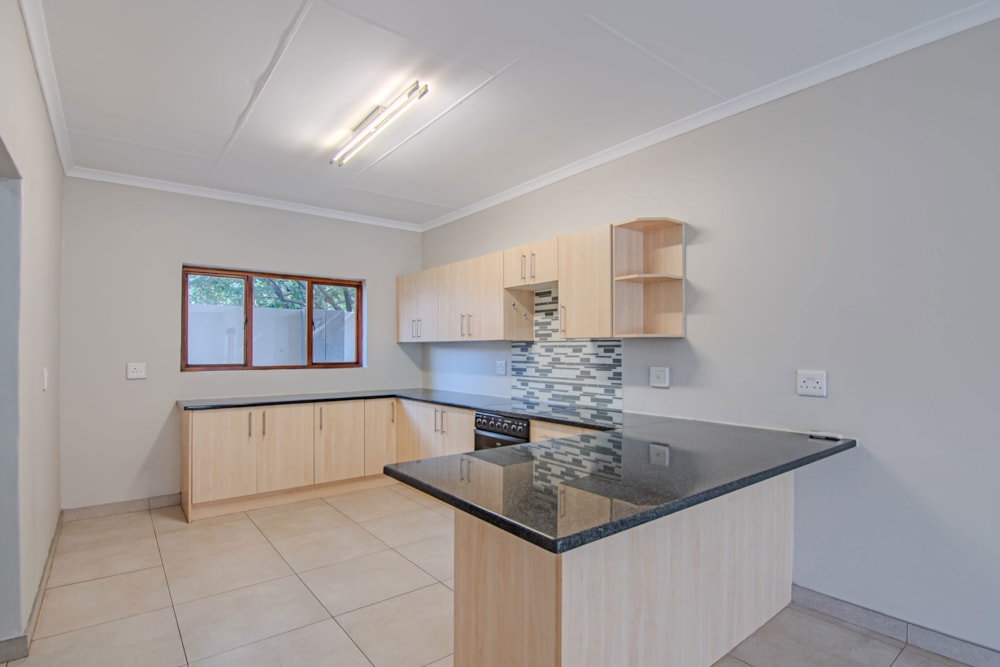 Townhouse let in Silver Lakes Golf Estate - PTL1689274 Townhouse let in Silver Lakes Golf Estate - PTL1689274