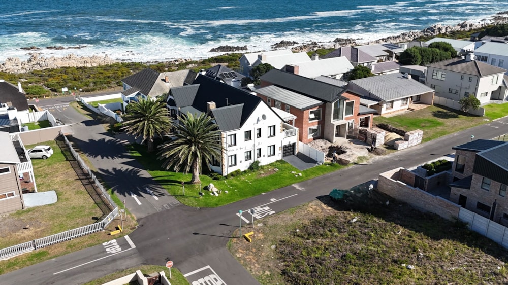 Double-storey house sold in Kleinmond - KN1698009 Double-storey house sold in Kleinmond - KN1698009