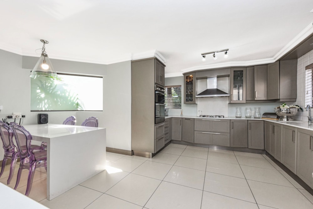 Double-storey house for sale in Dainfern Golf Estate - FW1698385 Double-storey house for sale in Dainfern Golf Estate - FW1698385